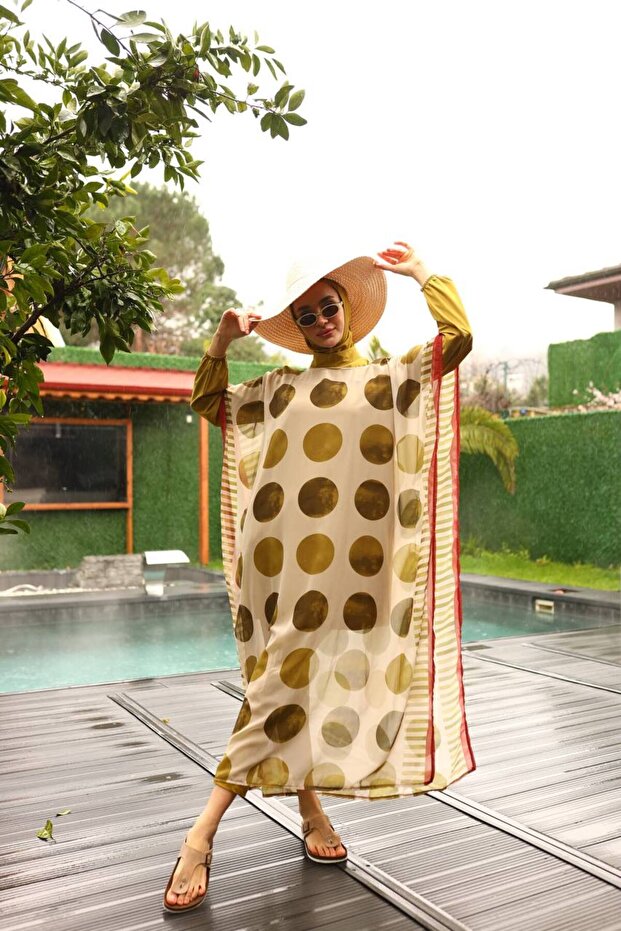 Camelya Hijab Swimsuit with Pattern on Top, Five-Piece 10359