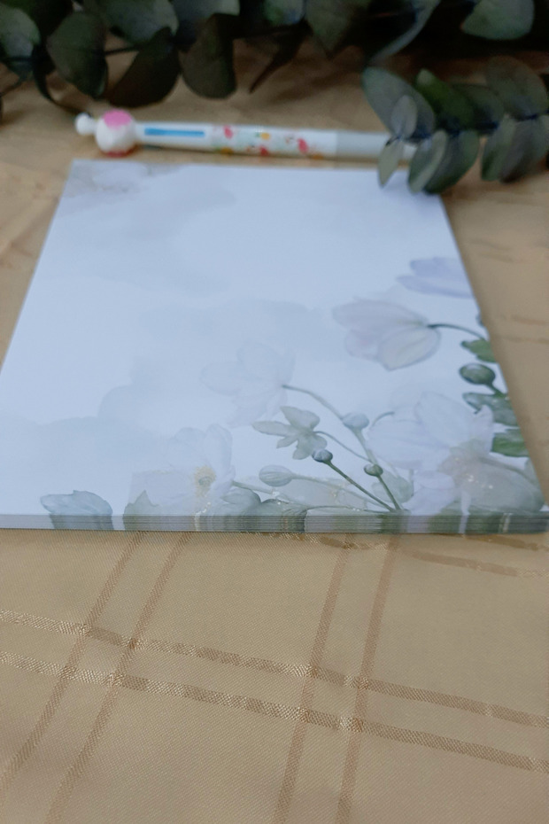 White Floral A5 Notepad / Memopad / Memo Pad / Notebook / Note Paper / Notepad - 5