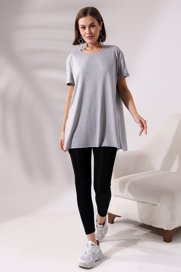 Casual T-Shirt with Folded Sleeves and Slits on the Sides 19598 GRIMELANJ
