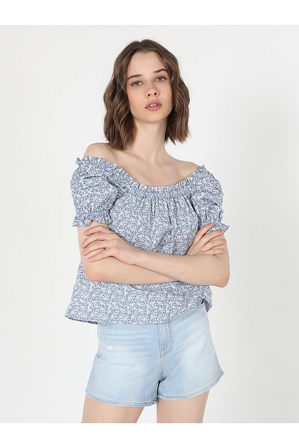 Regular Fit Çiçek Baskılı Omuzu Açık Mavi Kadın Kısa Kol Gömlek Cl1058769 - 1