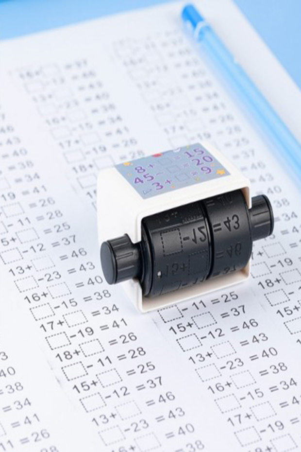 Matematik Işlem Rulosu Seti Toplama Çıkarma Işlemi Boşluk Doldurmalı Set Mürekkepli Rulo - 1