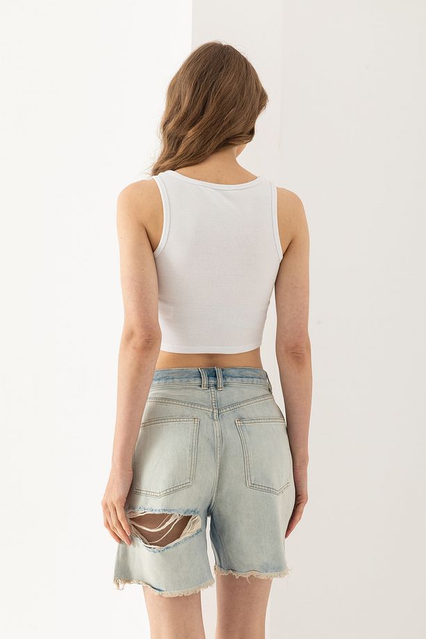 Yırtmaç Detaylı Denim Yıkamalı Şort - 5