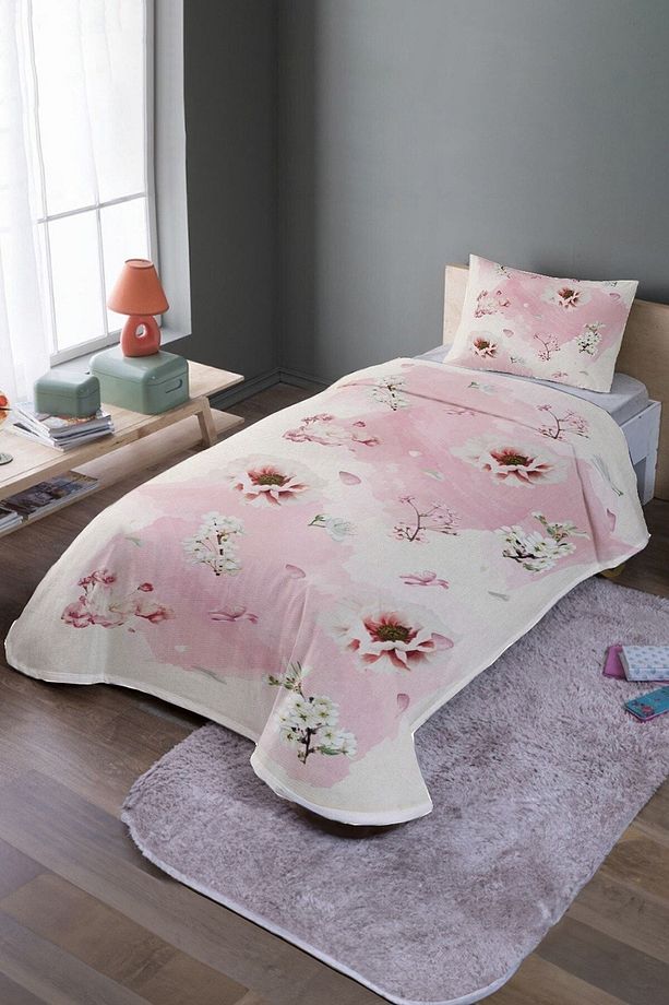 Pembe Çiçekli Desenli Tek Kişilik Yatak Örtüsü Ve Pike Takımı - 1
