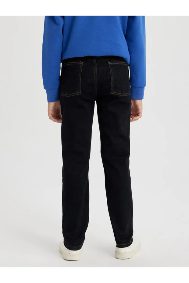 بنطلون جينز مناسب للأولاد - 3