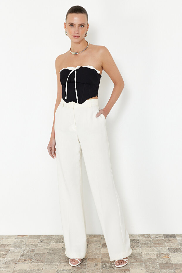 Siyah Bağlama Detaylı Straplez Crop Dokuma Bluz TWOSS24BZ00607 - 1
