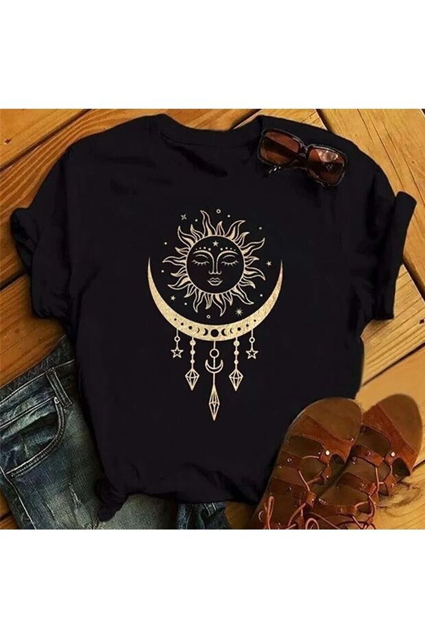 تيشيرت أسود كبير الحجم مطبوع عليه Moon Sun