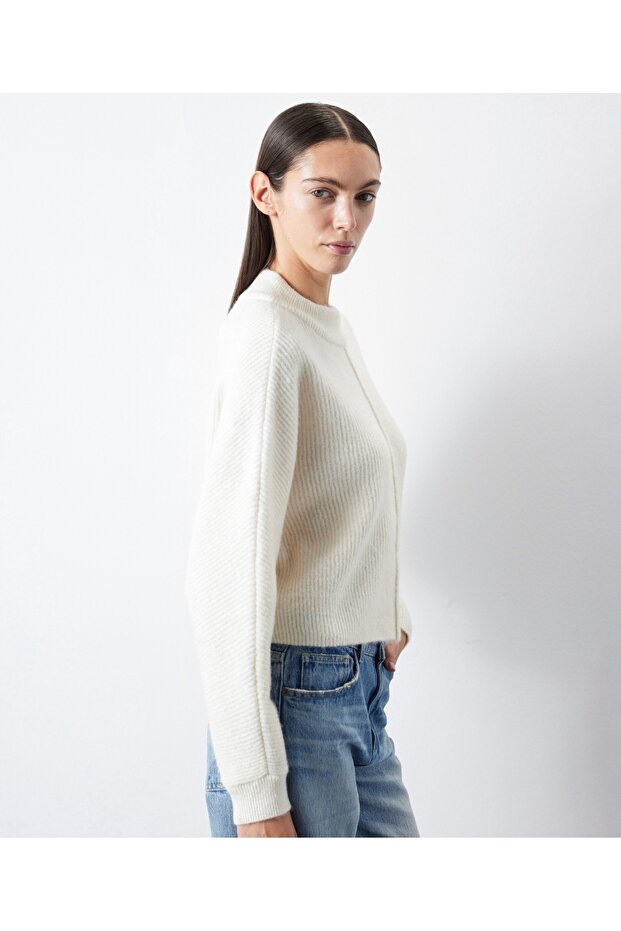 سترة ذات ياقة عالية - 4