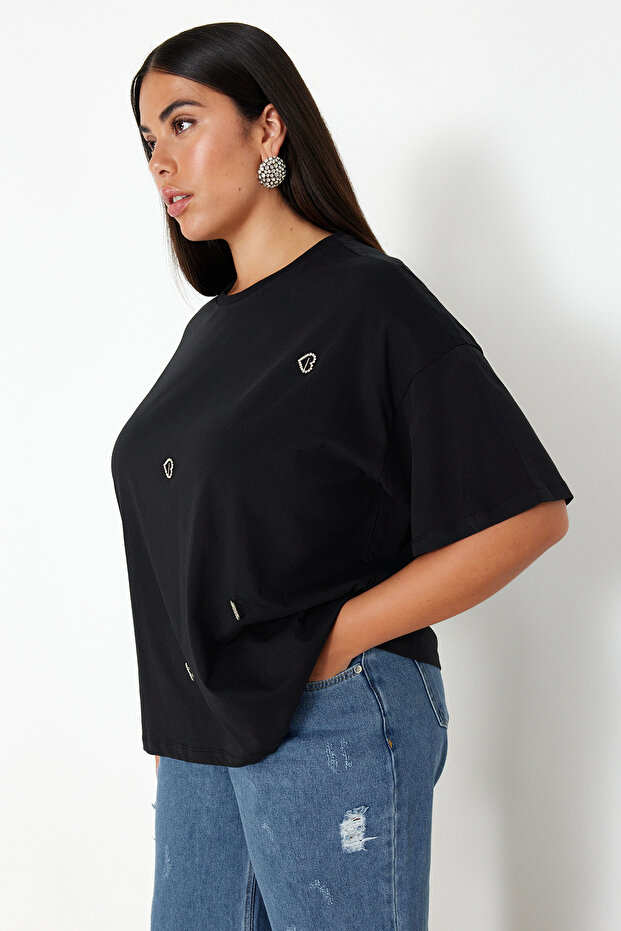 Siyah Kalp Aksesuar Detaylı Oversize/Bol Kesim %100 Pamuk Örme T-shirt TBBSS24BF00008 - 3