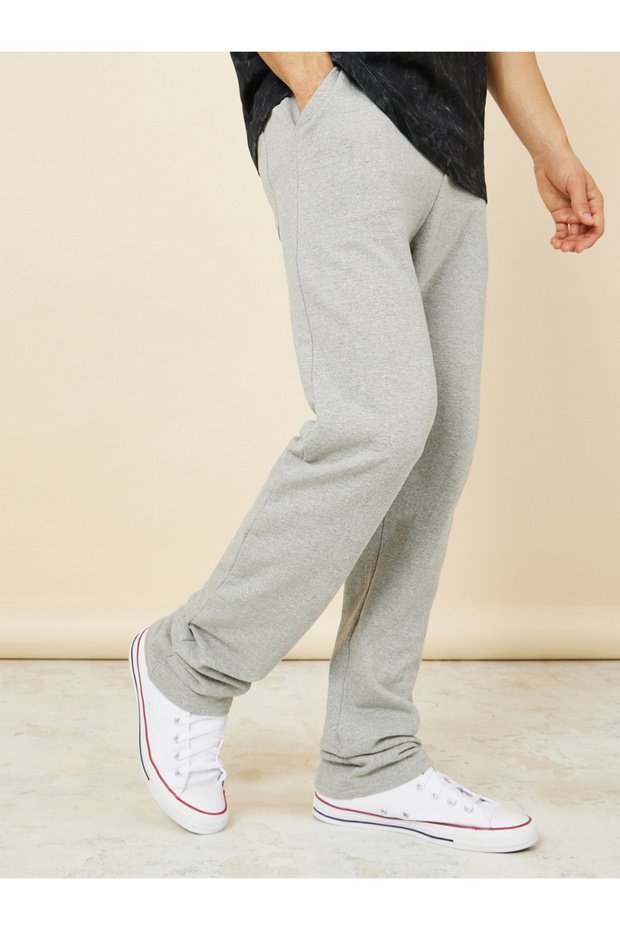 بنطال رياضي ذو قصة مستقيمة ومفتوح - 1