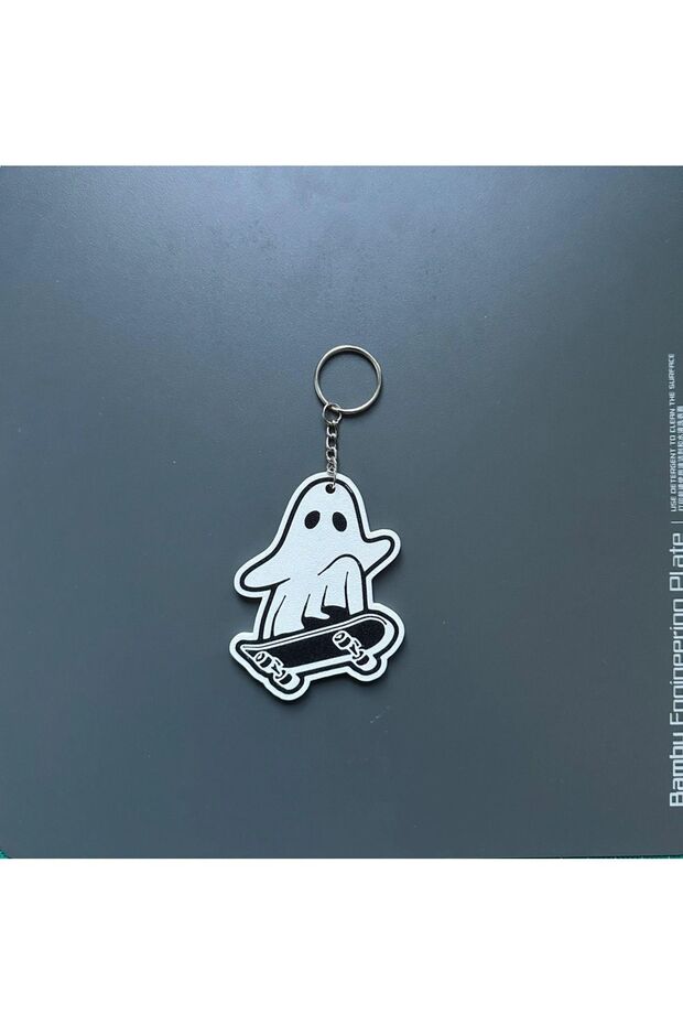 Skate Skateboard Ghost Casper Keychain - 1