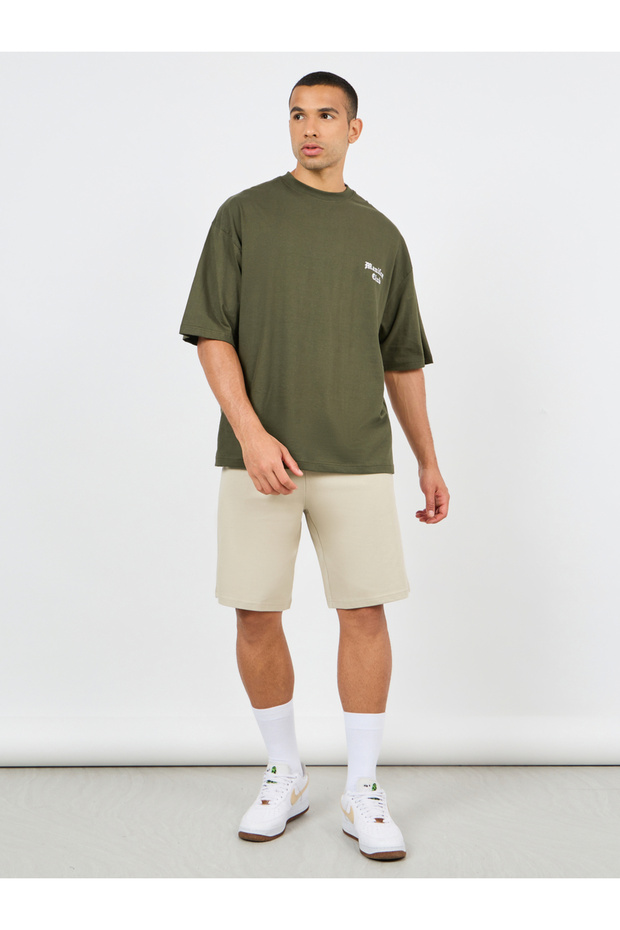 شورت سادة كبير الحجم مع حزام خصر برباط - 2