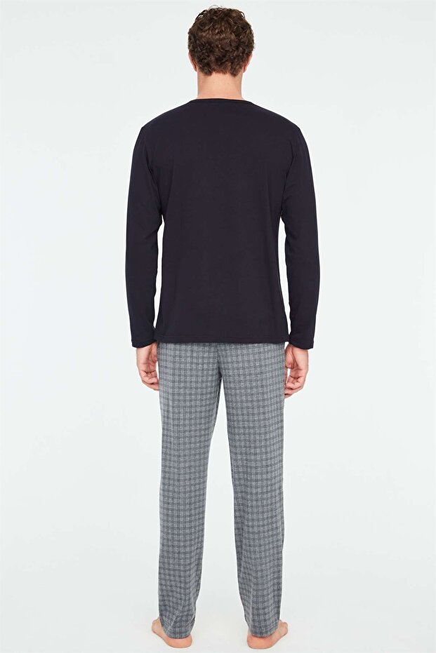 - طقم بيجامة رجالي مرقع باللون الأزرق الداكن - 3