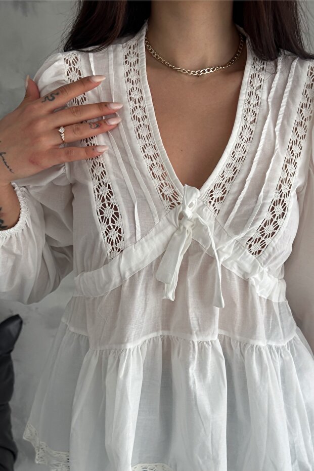Women's White Cotton Blouse with Lace Embroidered Robe
