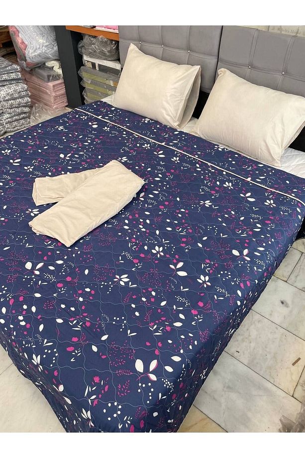 Çift Kişilik Lastikli Çarşaflı Kapitoneli Yatak Örtüsü Takımı Lacivert Çiçek Desenli - 2