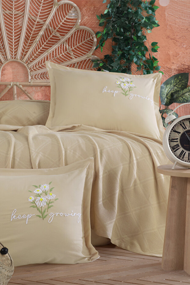 Boutique Double Embroidery Detailed Pique Set Etta