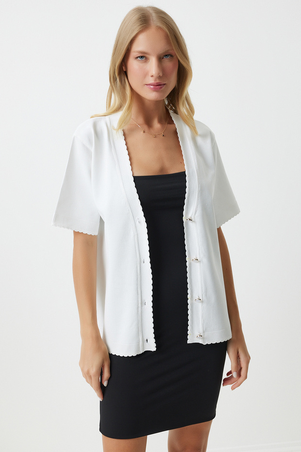 Women's White Stylish Buttoned Seasonal Knitwear Cardigan Ow00043
