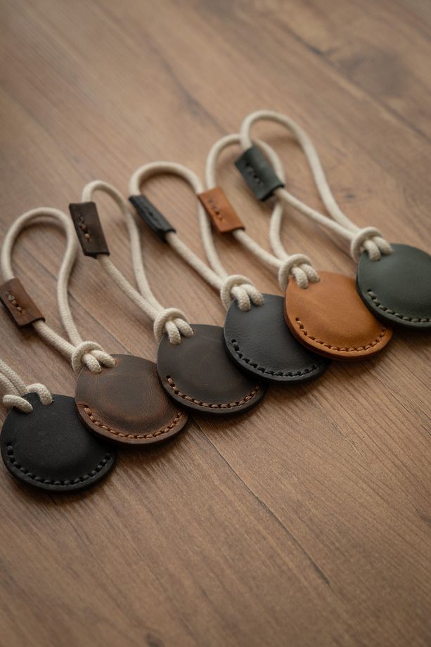 Airtag Deri Kılıfı V2 Camel - Anahtarlık Askı - Gerçek Deri El Yapımı - Minimalist Tasarım - 6