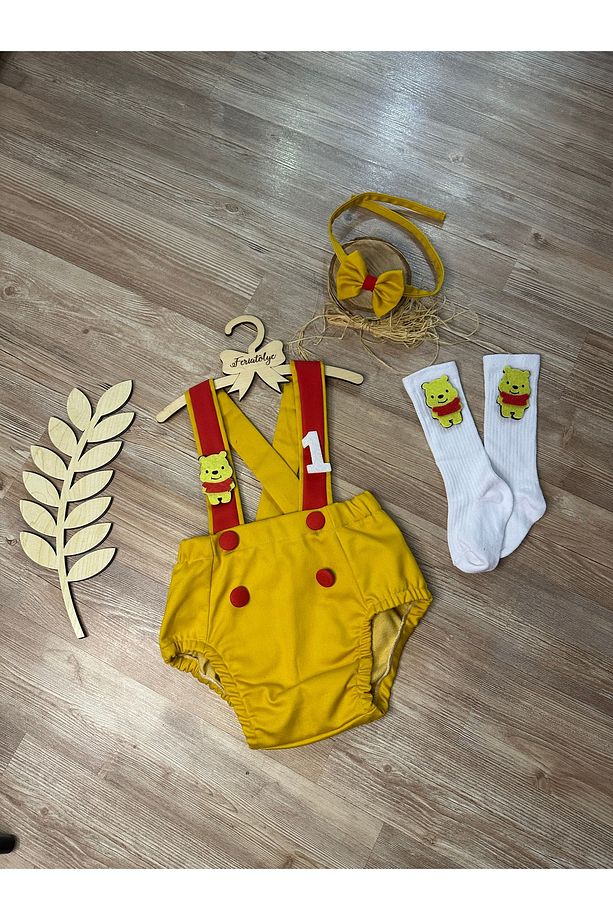 Winnie the pooh konsepti hardal kırmızı erkek bebek romper papyon çorap seti - 8