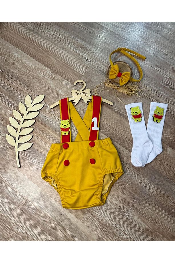 Winnie the pooh konsepti hardal kırmızı erkek bebek romper papyon çorap seti - 6