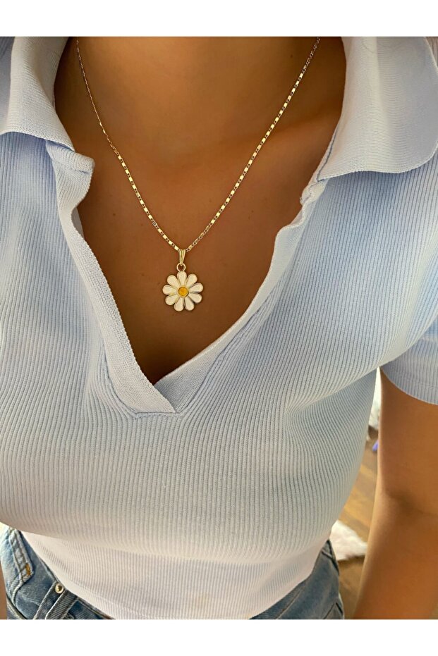 Daisy Necklace Gold