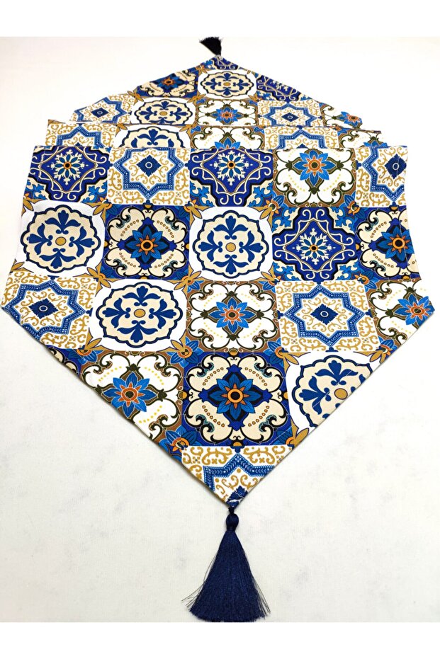 سجادة من البلاط منقوشة بشراشيب - 1