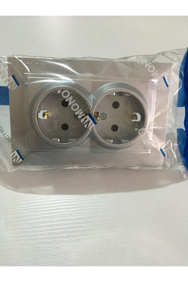 مقبس مزدوج غائر باللون الفضي - 1