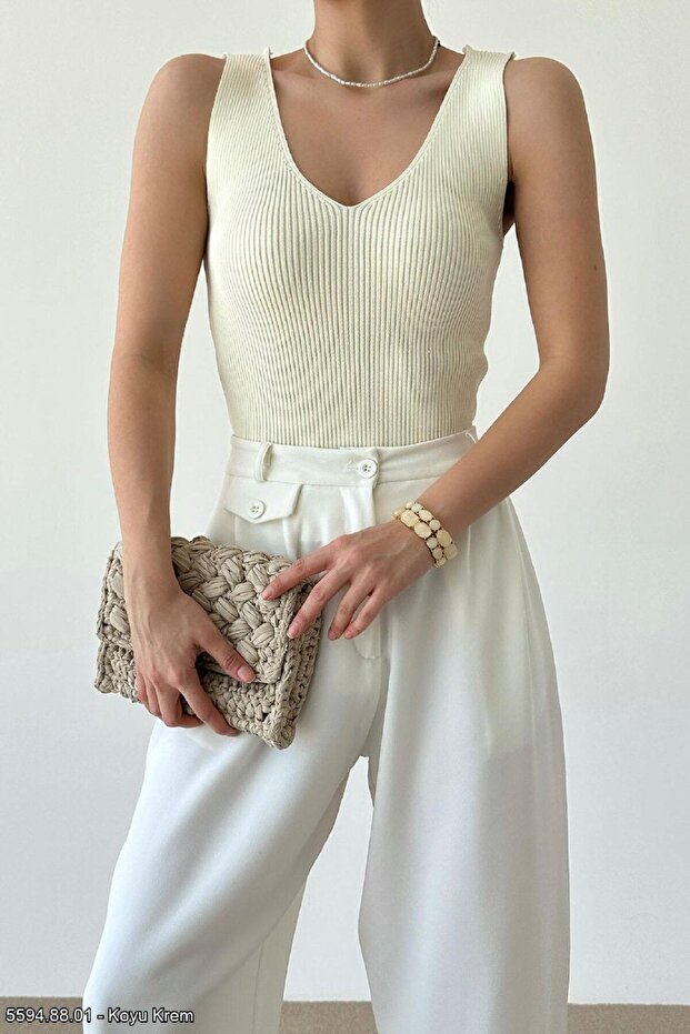 V-Neck Knitwear Athlete - Dark Cream