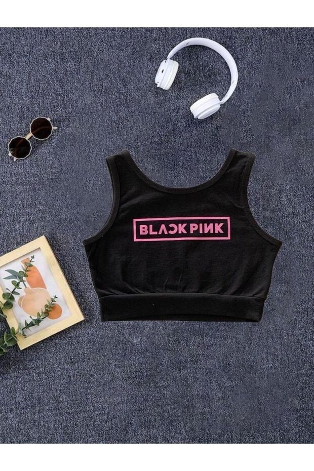 بلوزة قصيرة بحزام سميك للفتيات باللون الأسود مطبوعة من Blackpink