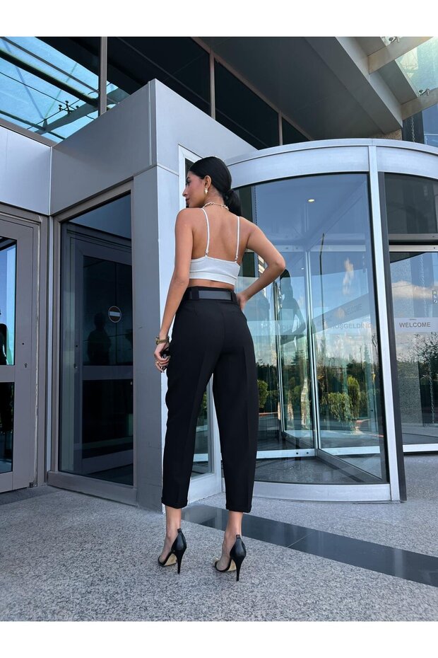 Pantaloni de damă cu bretele - 5