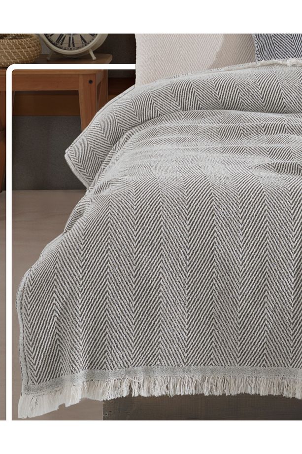 Lily Haki Tek Kişilik Pike 145 X 200 Cm Yatak Koltuk Kanepe Berjer Örtüsü Pamuklu Püsküllü - 4
