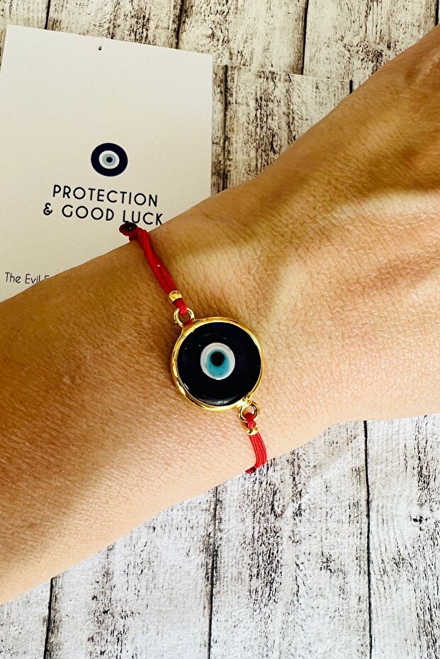 عين الشر ذات السلسلة الحمراء - 4