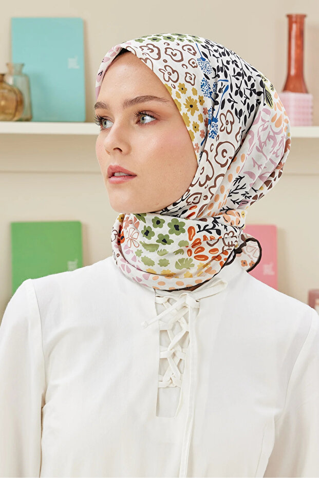 وشاح قطني منقوش من Lina