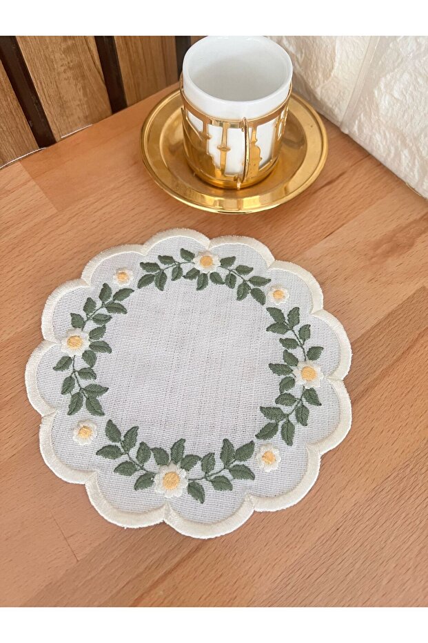 Daisy Wreath Cocktail Napkin