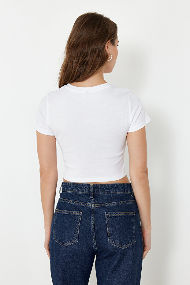 Beyaz %100 Pamuk Kiraz Baskılı Crop Fitted Vücuda Oturan Esnek Örme T-Shirt TWOSS24TS00121 - 6