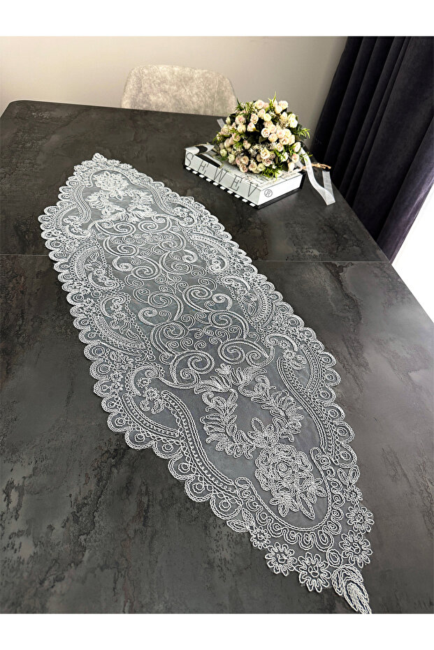 مفرش طاولة عداء - 1