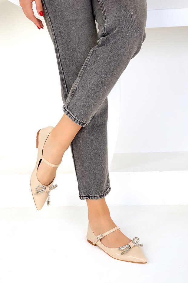 Baleriny damskie ze skóry lakierowanej - Nude, model 19246 - 2