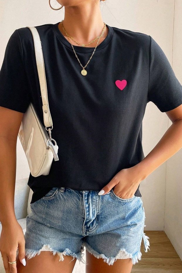 Woman's Black Small Heart Printed Oversize T-Shirt