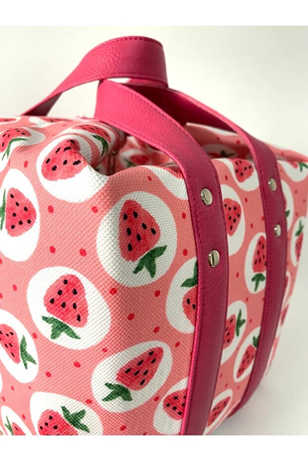 حقيبة عشاء منقوشة بالفراولة الوردية - 4