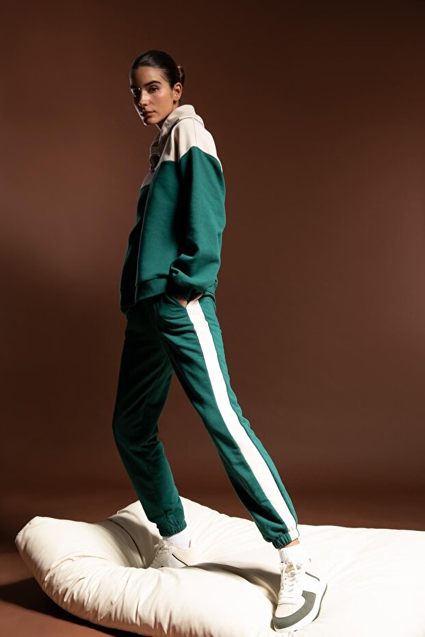 Color Blocked Pocketed Soft Furry Sweatpants Y8165az22au