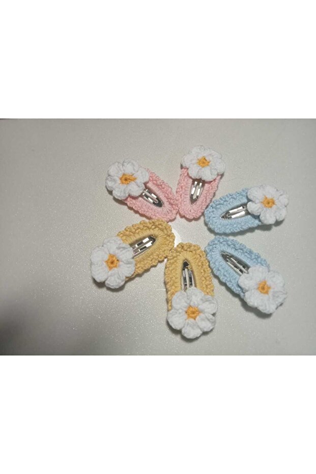 Hand Knitted 6-Piece Floral Children's Buckle