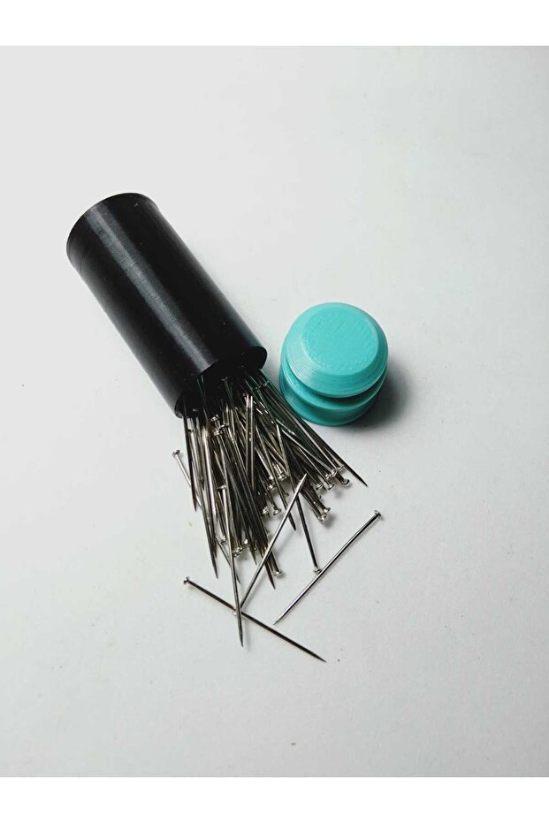 Boxed set of 50 steel safety pins
