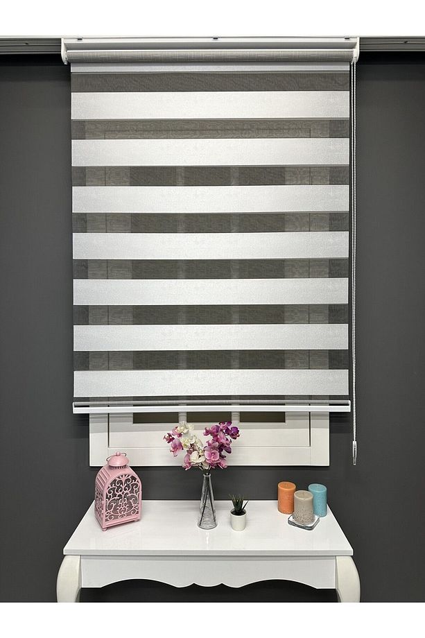 Atölye Perde Beyaz Jakarlı Dokuma Zebra Stor Perde (Siyah Zeminli) - 2