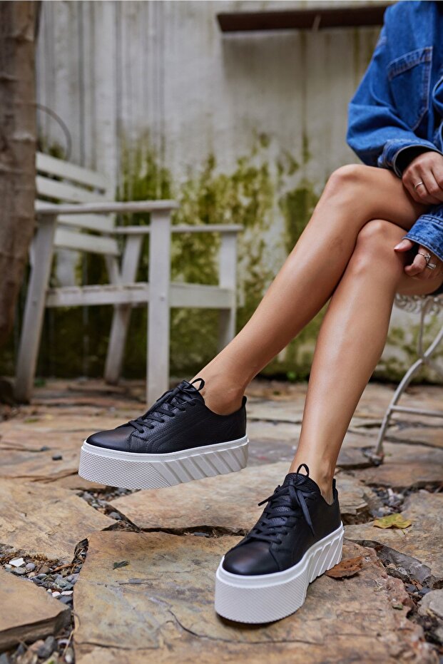 SARAH WOMEN'S BLACK REAL LEATHER SNEAKER
