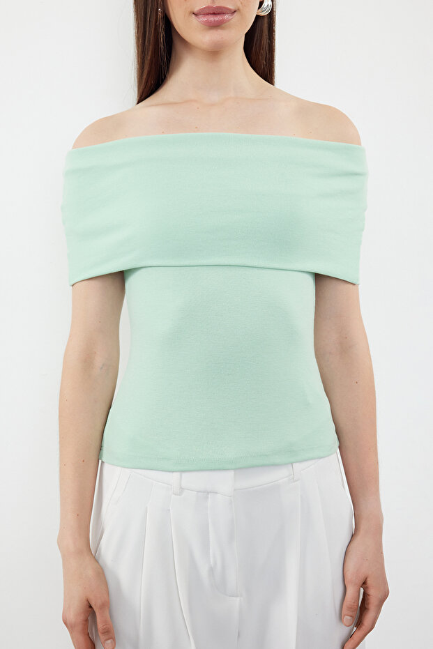 Mint Carmen Yaka Fitted/Vücuda Oturan Örme Madonna Yaka Bluz TWOSS24BZ00497 - 3