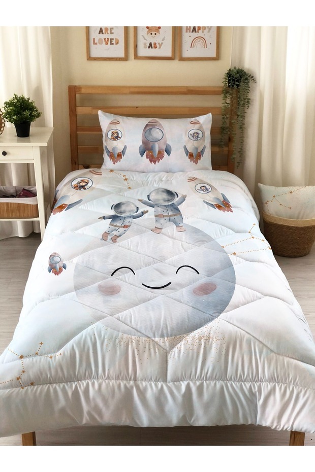 Astronaut Pattern Quilt and Sleep Set - 1
