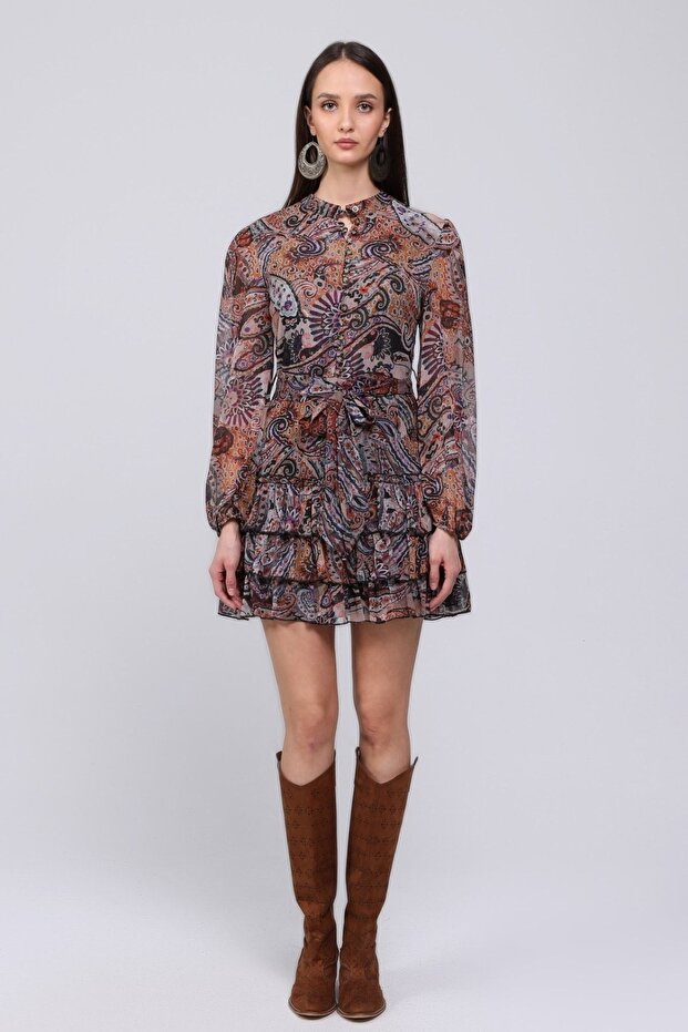 Rochie scurtă cu model pentru damă
