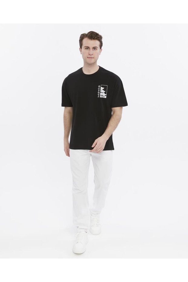 Oversize Print Detailed T-Shirt