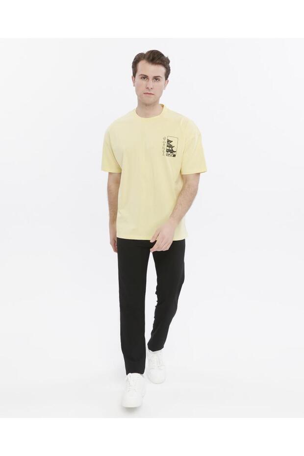 Oversize Print Detailed T-Shirt