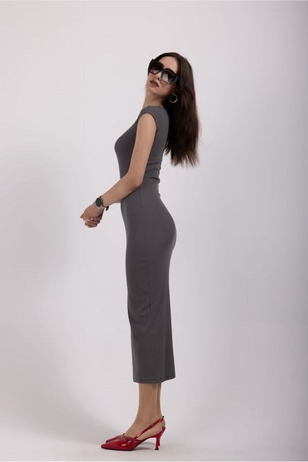 Kadın  Gri Renk Örme Fitilli Kaskorse Kumaş Kısa Kol  Uzun Elbise Boy 135 cm - 4