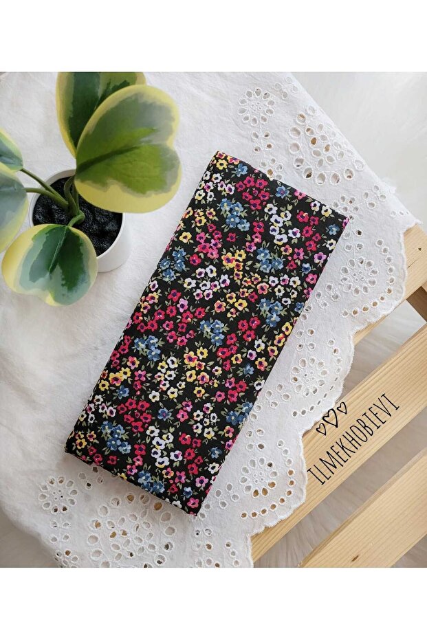 Poplin Fabric Flower Pattern Black Background 100% Cotton 50×170 cm (1 Piece)